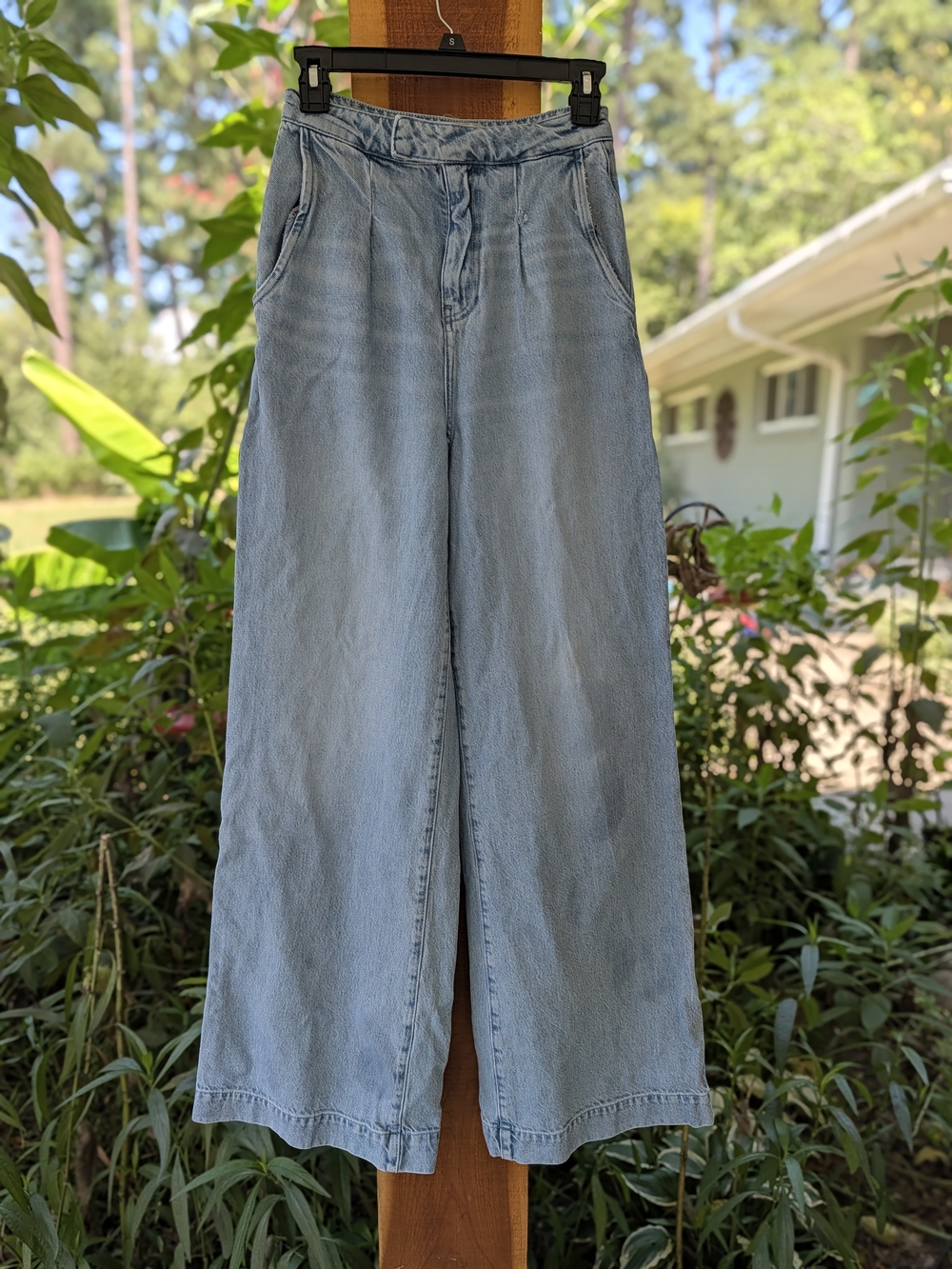 Light Wash Wide Leg Women’s Jeans - Casual High-Rise Style